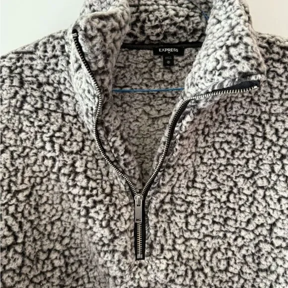 Express Gray Sherpa Quarter-Zip Pullover size medium - Picture 3 of 7